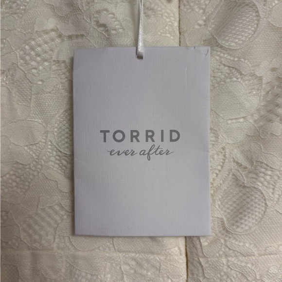 torrid Cream Lace Maxi Dress with Short Sleeves nwt - Picture 4 of 4